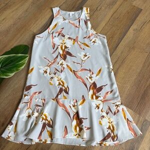 Leith racerback gray with floral pattern shift dress Sz. S (c)